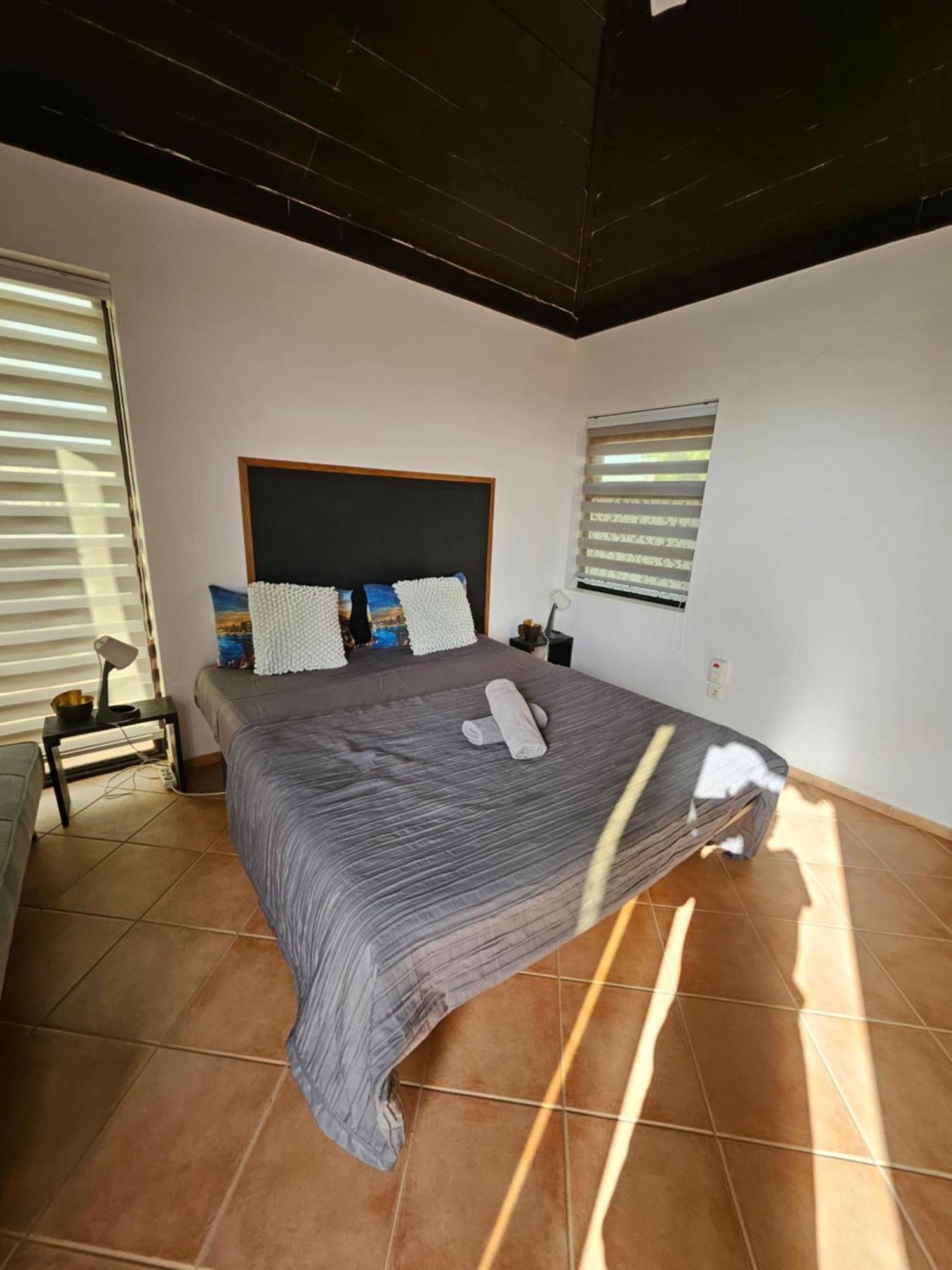 Blue Eagle Guesthouse - Casa De Hospedes Santa Maria Exterior photo